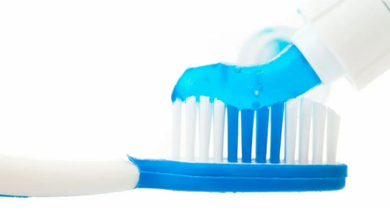 牙膏会产生“耐药性”？要经常换？真相是…