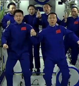历史性时刻！中国航天员首次太空会师！